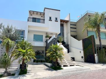 Casa en Venta en Cumbres del Cimatario, Querétaro