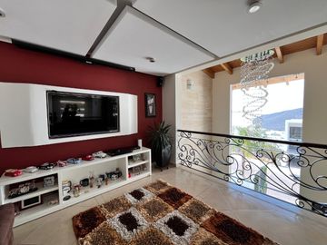 Casa en Venta en Cumbres del Cimatario, Querétaro