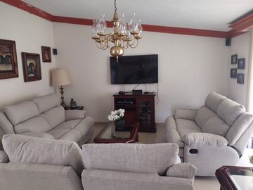 Residencia en venta en Santa Cruz Buenavista, Puebla.