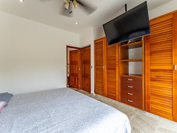 Casa en Venta con Doble Terreno - Residencial Arbolada, Cancún