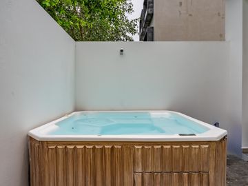 Casa en Venta con Doble Terreno - Residencial Arbolada, Cancún