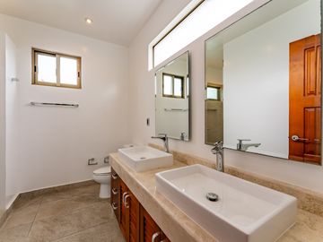 Casa en Venta con Doble Terreno - Residencial Arbolada, Cancún