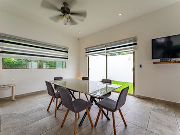 Casa en Venta con Doble Terreno - Residencial Arbolada, Cancún