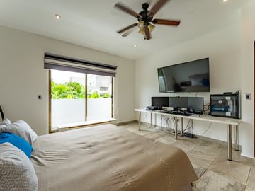 Casa en Venta con Doble Terreno - Residencial Arbolada, Cancún