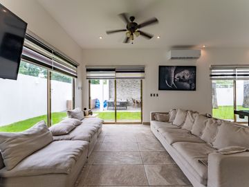 Casa en Venta con Doble Terreno - Residencial Arbolada, Cancún