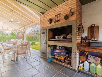 Casa a la venta en country Banco Provincia