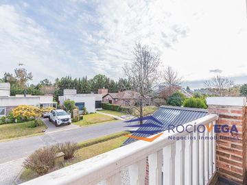 Casa a la venta en country Banco Provincia