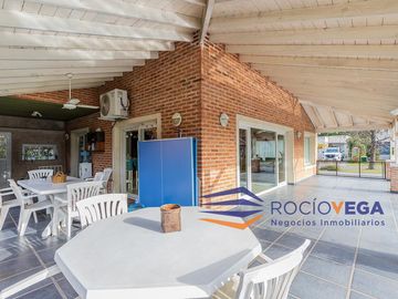 Casa a la venta en country Banco Provincia