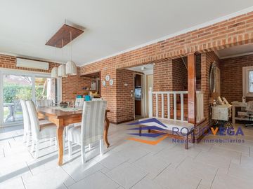 Casa a la venta en country Banco Provincia