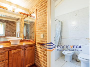 Casa a la venta en country Banco Provincia