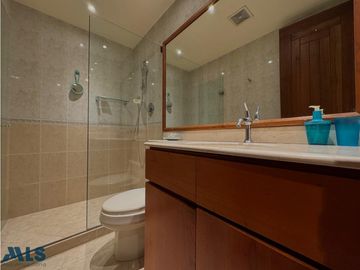 EXCLUSIVO APARTAMENTO EN VENTA EN EL POBLADO