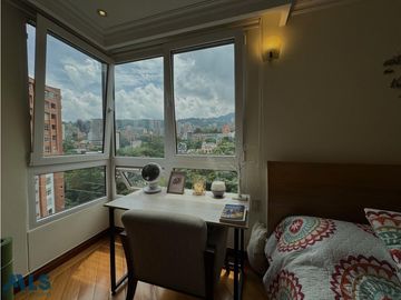 EXCLUSIVO APARTAMENTO EN VENTA EN EL POBLADO