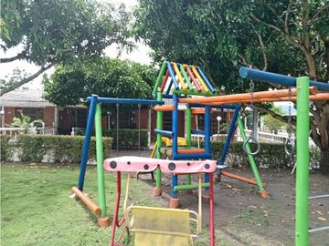 Se Vende Amplia Casa Esquinera en Condominio Privado – Flandes Tolima
