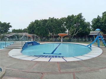 Se Vende Amplia Casa Esquinera en Condominio Privado – Flandes Tolima