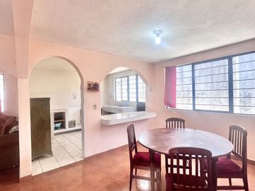 Oportunidad Única: Casa con Local Comercial en Avenida Principal – Lomas Lindas