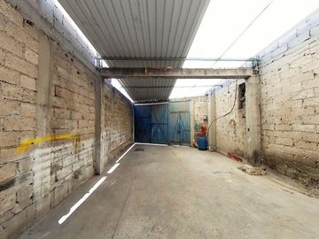 Oportunidad Única: Casa con Local Comercial en Avenida Principal – Lomas Lindas