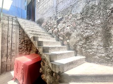 Oportunidad Única: Casa con Local Comercial en Avenida Principal – Lomas Lindas
