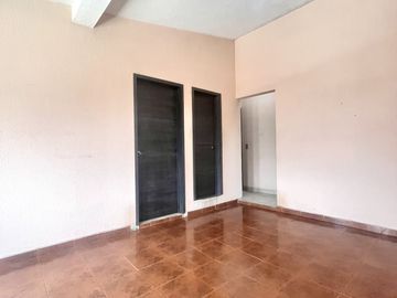 Oportunidad Única: Casa con Local Comercial en Avenida Principal – Lomas Lindas