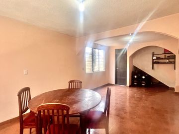 Oportunidad Única: Casa con Local Comercial en Avenida Principal – Lomas Lindas