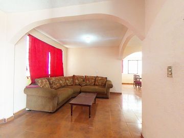 Oportunidad Única: Casa con Local Comercial en Avenida Principal – Lomas Lindas