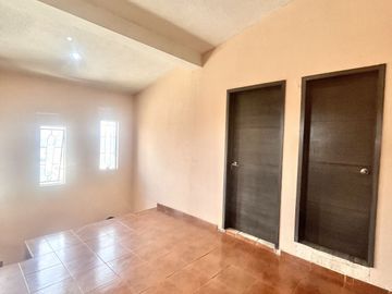Oportunidad Única: Casa con Local Comercial en Avenida Principal – Lomas Lindas