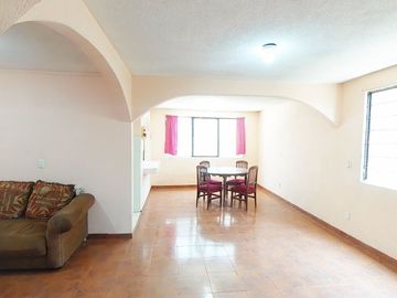 Oportunidad Única: Casa con Local Comercial en Avenida Principal – Lomas Lindas