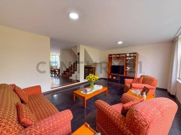 Linda casa en excelente ubicación - San Borja