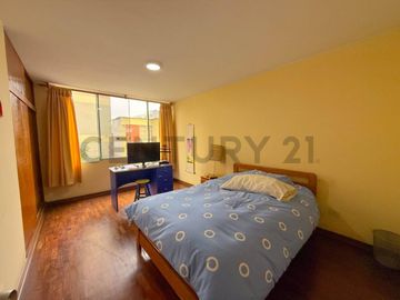 Linda casa en excelente ubicación - San Borja