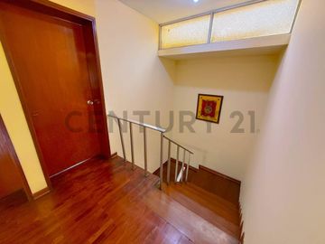 Linda casa en excelente ubicación - San Borja
