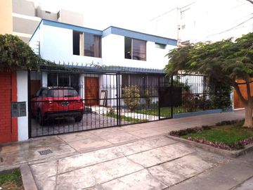 Linda casa en excelente ubicación - San Borja