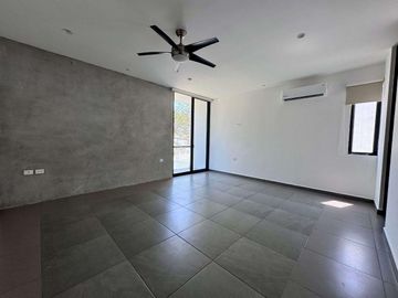 Casa de 3 recámaras dentro de privada en Cholul