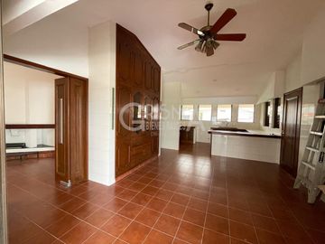 PRECIOSA RESIDENCIA EN VENTA FRENTE AL RÍO EN FRACCIONAMIENTO RESIDENCIAL JARDINES