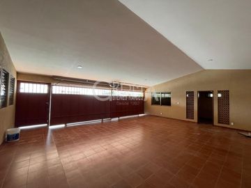 PRECIOSA RESIDENCIA EN VENTA FRENTE AL RÍO EN FRACCIONAMIENTO RESIDENCIAL JARDINES