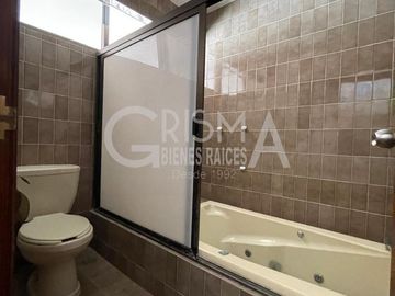 PRECIOSA RESIDENCIA EN VENTA FRENTE AL RÍO EN FRACCIONAMIENTO RESIDENCIAL JARDINES