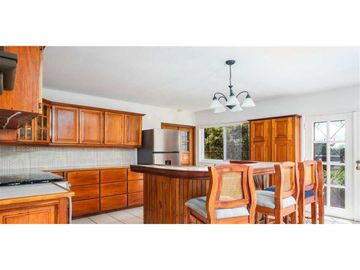 VENDO CASA CON VISTAS AL PUEBLO DE BOQUETE EN JARAMILLO