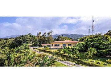 VENDO CASA CON VISTAS AL PUEBLO DE BOQUETE EN JARAMILLO