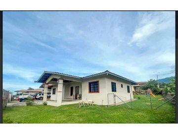 VENDO.CASA 3HAB EN.ALTO.BOQUETE