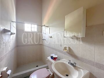 Se Vende Casa en Altos del Maria Zona Alta