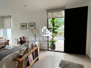 Casa en venta de 4 amb. Y pileta. Santa Elena. Pilar