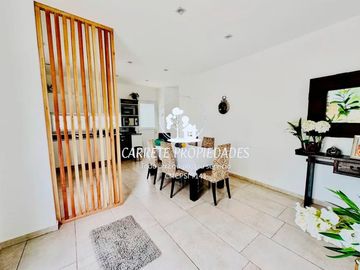 Casa en venta de 4 amb. Y pileta. Santa Elena. Pilar