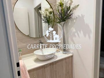 Casa en venta de 4 amb. Y pileta. Santa Elena. Pilar