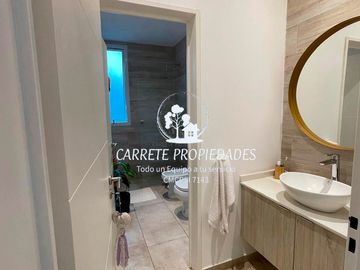 Casa en venta de 4 amb. Y pileta. Santa Elena. Pilar