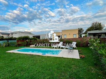Casa en venta de 4 amb. Y pileta. Santa Elena. Pilar