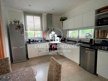 Casa en venta de 4 amb. Y pileta. Santa Elena. Pilar