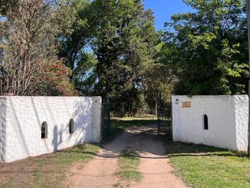 VENTA CASA CON PILETA Y CANCHA FÚTBOL RIO CUARTO
