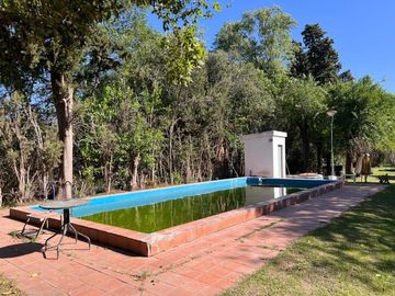 VENTA CASA CON PILETA Y CANCHA FÚTBOL RIO CUARTO