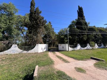 VENTA CASA CON PILETA Y CANCHA FÚTBOL RIO CUARTO