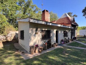 VENTA CASA CON PILETA Y CANCHA FÚTBOL RIO CUARTO