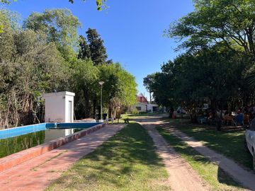 VENTA CASA CON PILETA Y CANCHA FÚTBOL RIO CUARTO