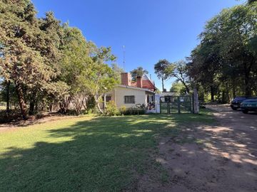 VENTA CASA CON PILETA Y CANCHA FÚTBOL RIO CUARTO